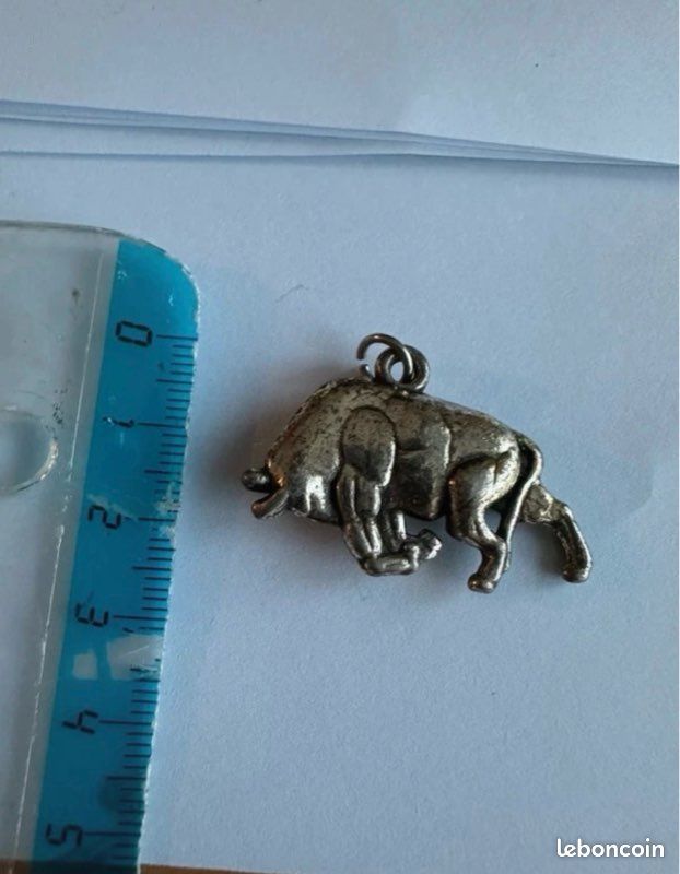 Pendentif taureau (image 3)
