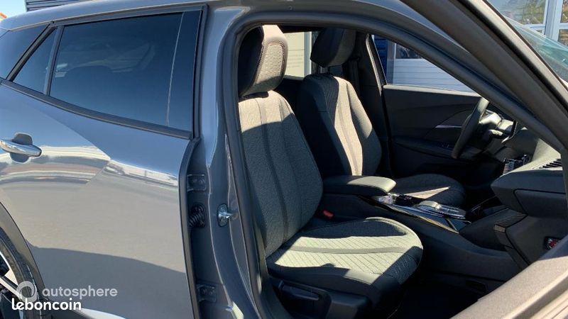 Peugeot 2008 e-2008 156ch Allure (image 15)