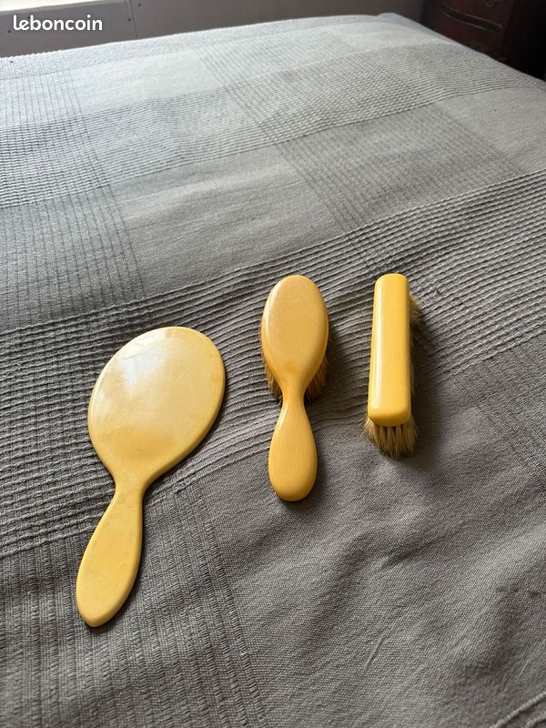 Ensemble Coiffeuse Vintage Années 50 - Miroir Et Brosse à Vêtements - Bois - Occasion