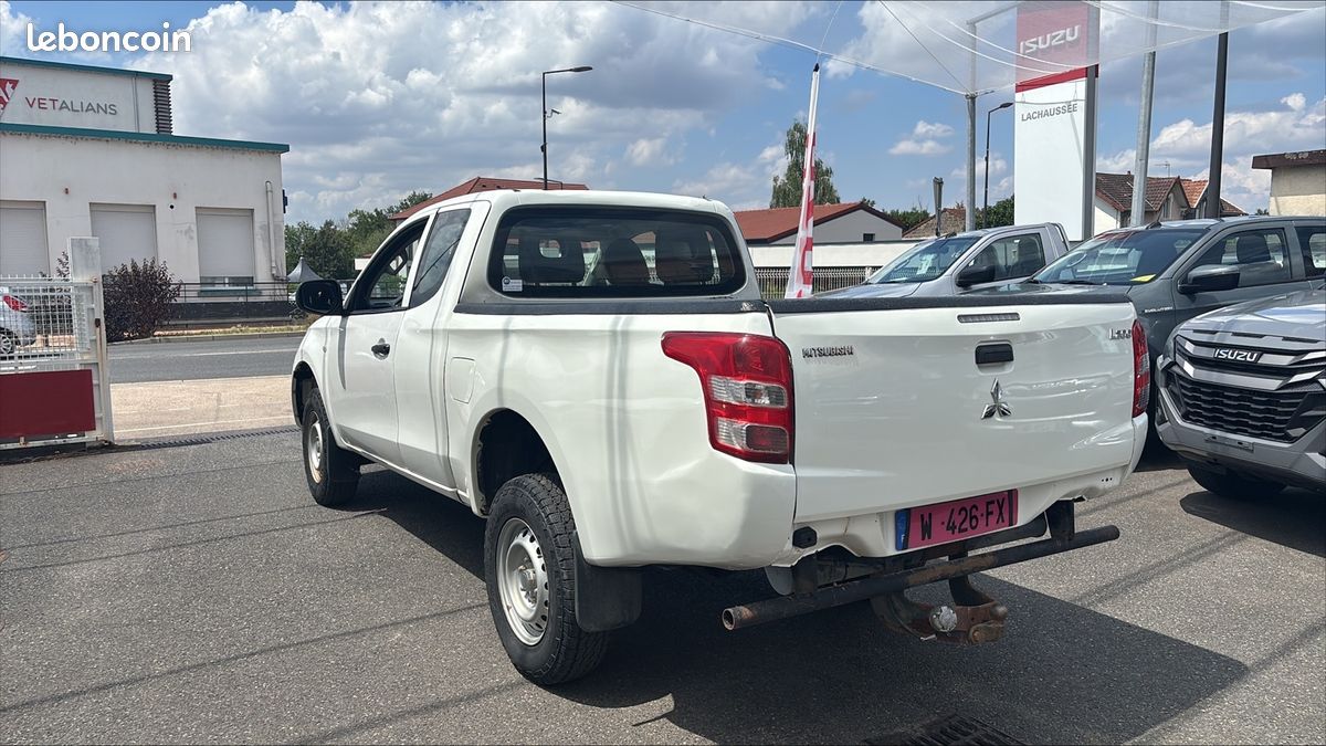 Mitsubishi L200 2.4 DI-D 154CH CLUB CAB INFORM CLIM (image 2)