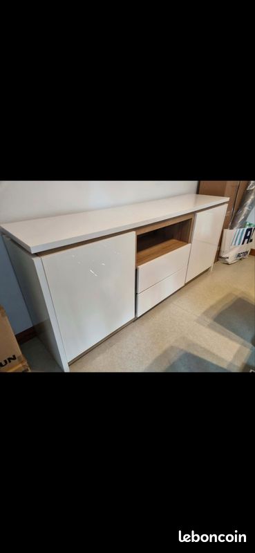 Table et buffet (image 1)