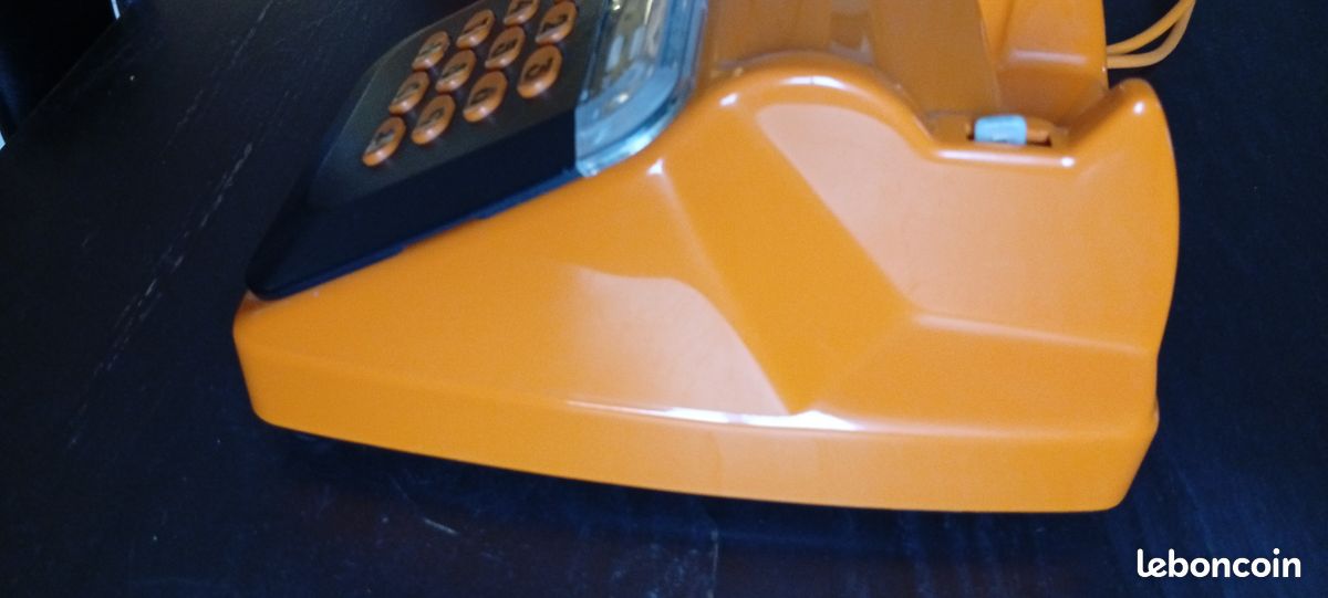 Téléphone Fixe Socotel S63 – Orange – Cadran Rotatif – France 1977 – Occasion