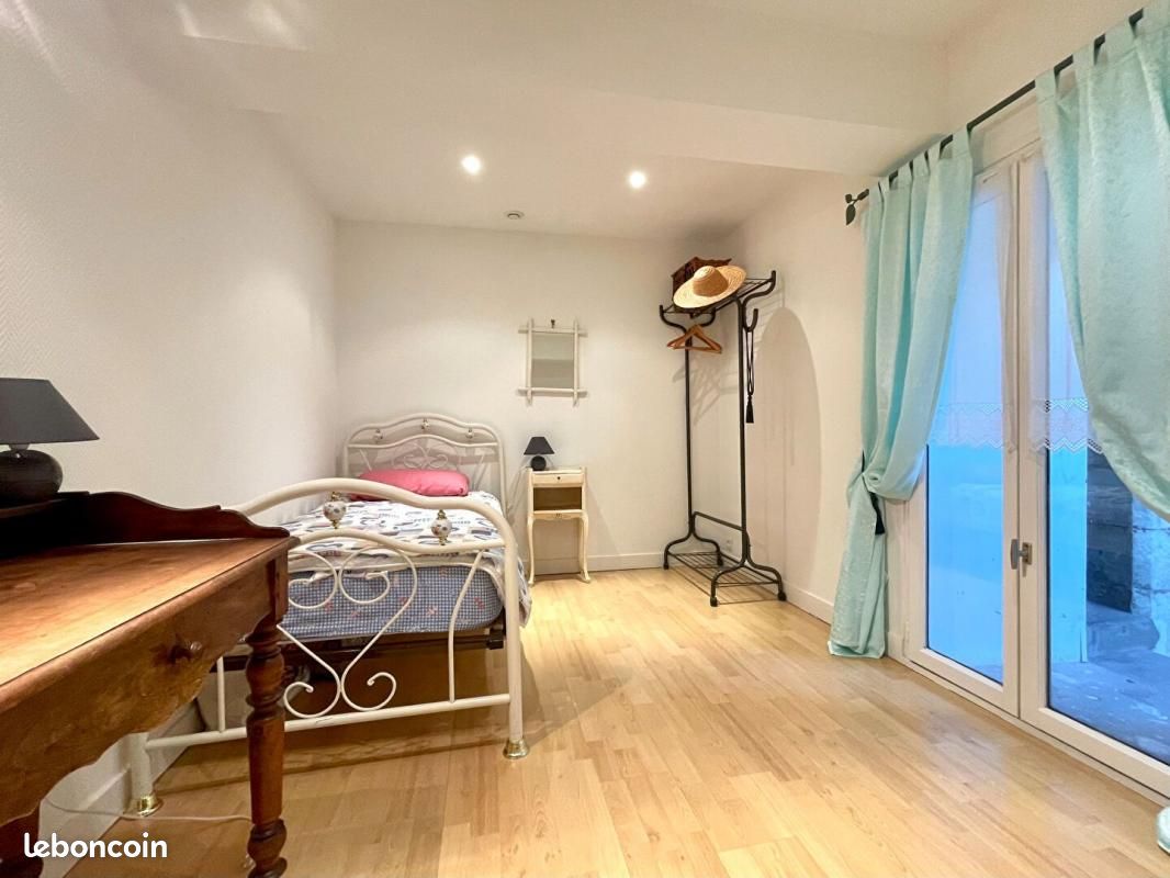 Maison 6 pièces 168 m² - Saintes 17100 (image principale 16)