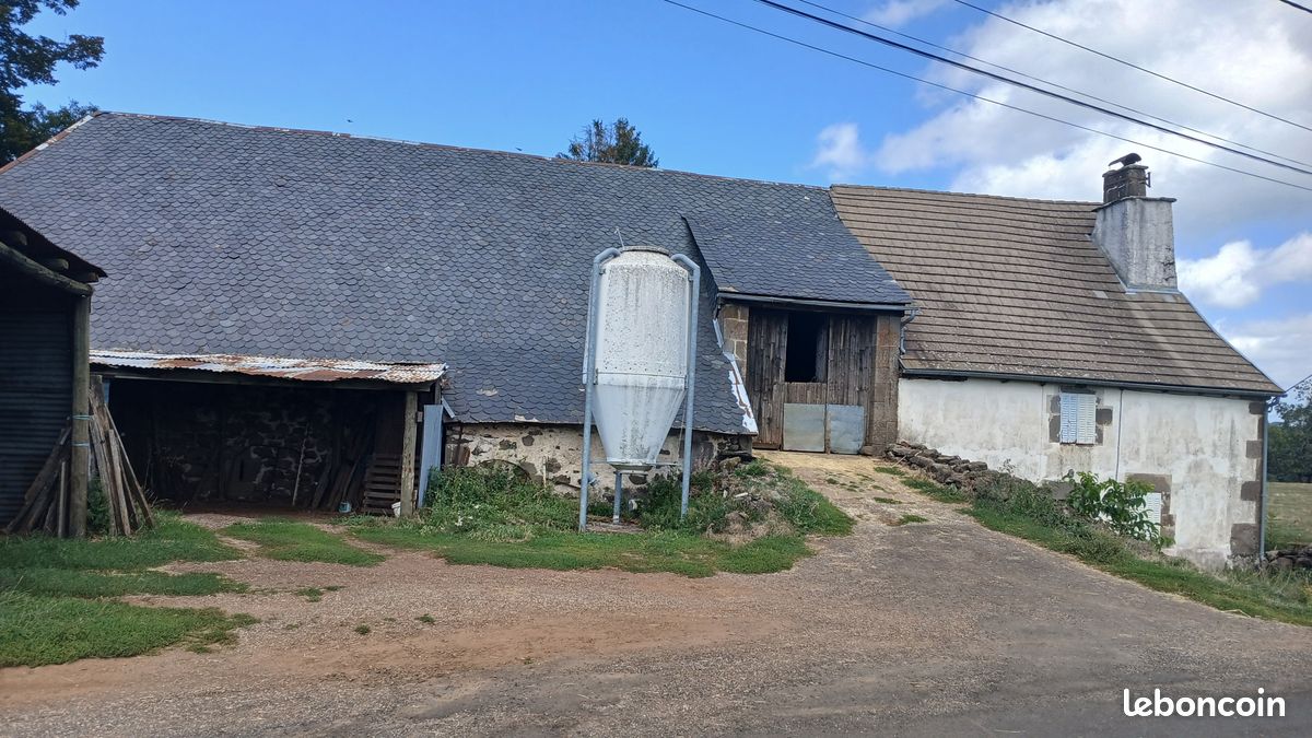 Maison 4 pièces 100 m² · à Anglards-de-Salers · 100 m² · 55 000 €