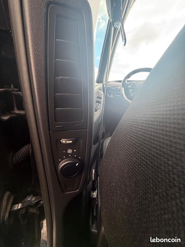 Citroen grand c4 picasso exclusive boite automatique 1.6 hdi 115cv - 8v turbo 2014 (image 31)