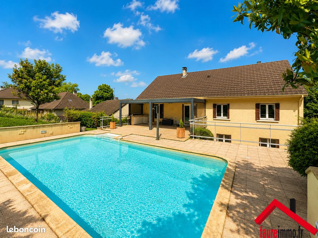 Maison 7 pièces 190 m² · à Brive-la-Gaillarde · 190 m² · 308 850 €