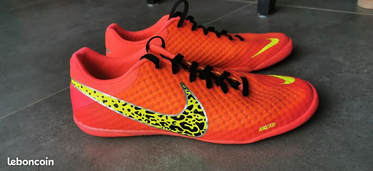 Chaussure de foot salle Nike Chaussures