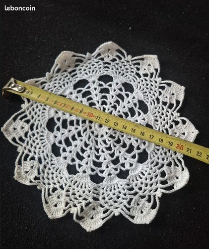 Lot de 9 napperons différentes tailles (image 9)