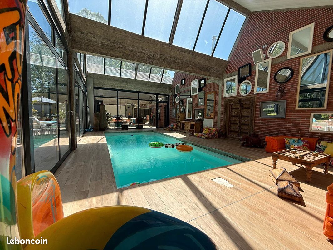 Maison 10 pièces 960 m² · à Breuillet · 960 m² · 3 180 000 €