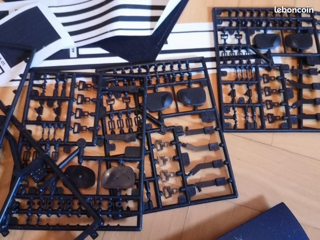 Pièces détachées Pocher 1/8 Porsche et F40 et Testararossa (image 2)