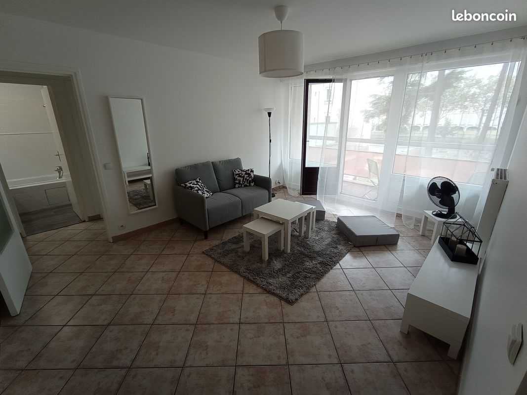 Appartement 2 pièces 47 m² · à Bron · 47 m² · 980 €