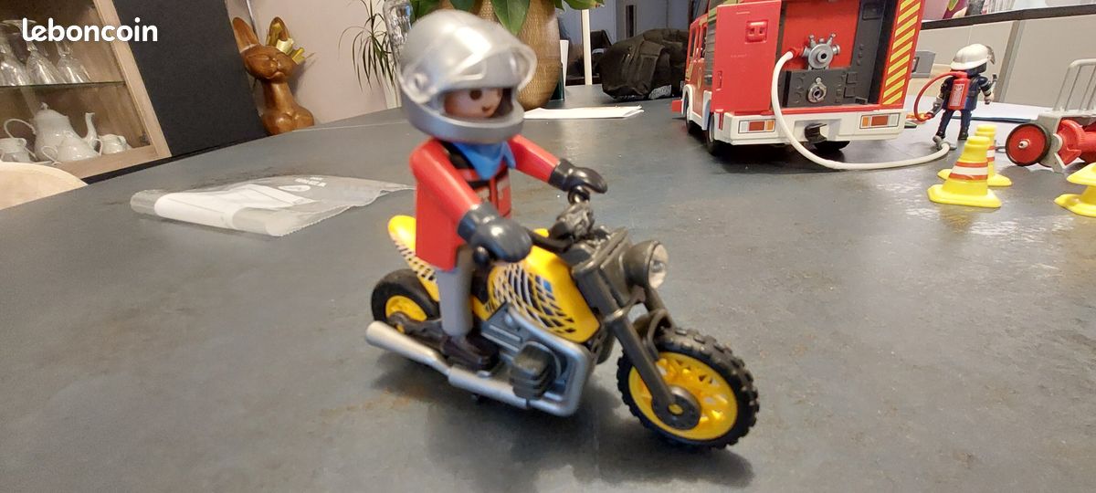 Playmobil Special Plus 9357 Pilote de motocross - Playmobil - Achat & prix Playmobil Special Plus 9357 Pilote de motocross - Playmobil - Achat & prix
