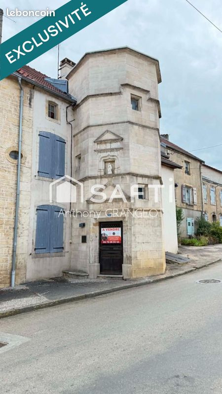 Maison 9 pièces 273 m² · à Jussey · 273 m² · 190 000 €