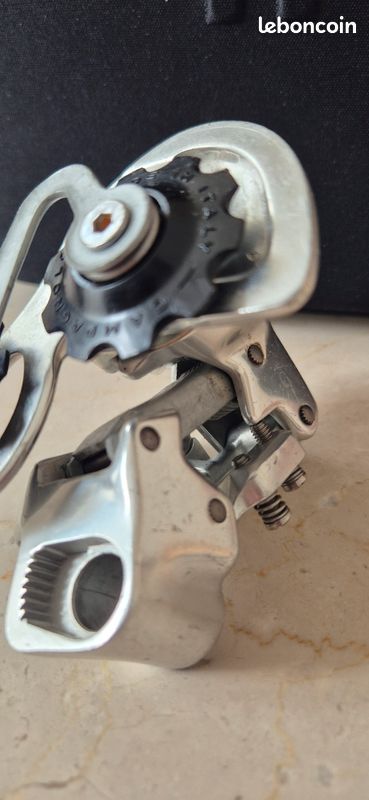 Campagnolo Derailleur arriere athena black 11v à 147.5 € en ligne ou Campagnolo Derailleur arriere athena black 11v à 147.5 € en ligne ou