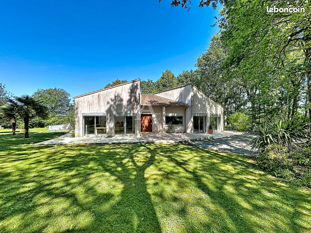 Maison 7 pièces 180 m² · à Montilliers · 180 m² · 364 300 €
