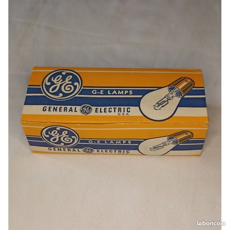 Boite ampoules 24V USA Général Electric Company WW2 (image 1)