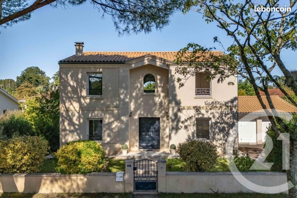 Maison 6 pièces 135 m² · à Saint-Médard-en-Jalles · 135 m² · 599 000 €