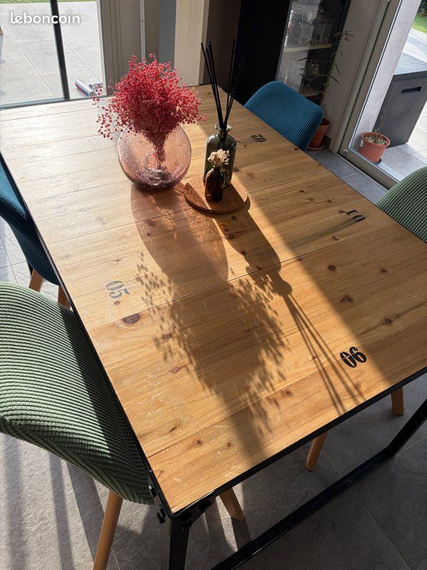 Table à manger industrielle de chez Maison du monde (image 7)