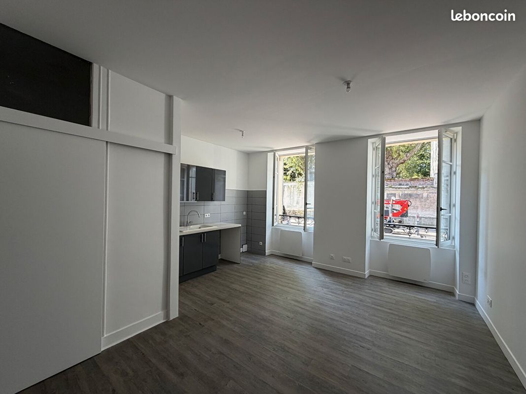 Appartement 1 pièce 23 m² · à Versailles · 23 m² · 750 €