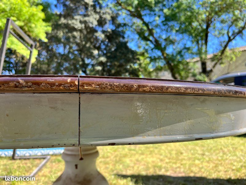 Jolie table en bois (image 4)