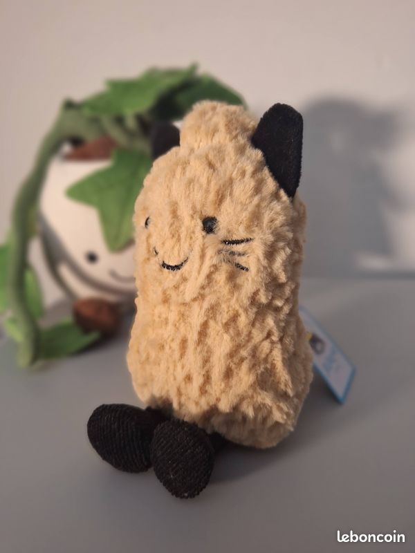 Peluche Jellycat - Amuseables Peanut Cat Outfit - Cacahouète 