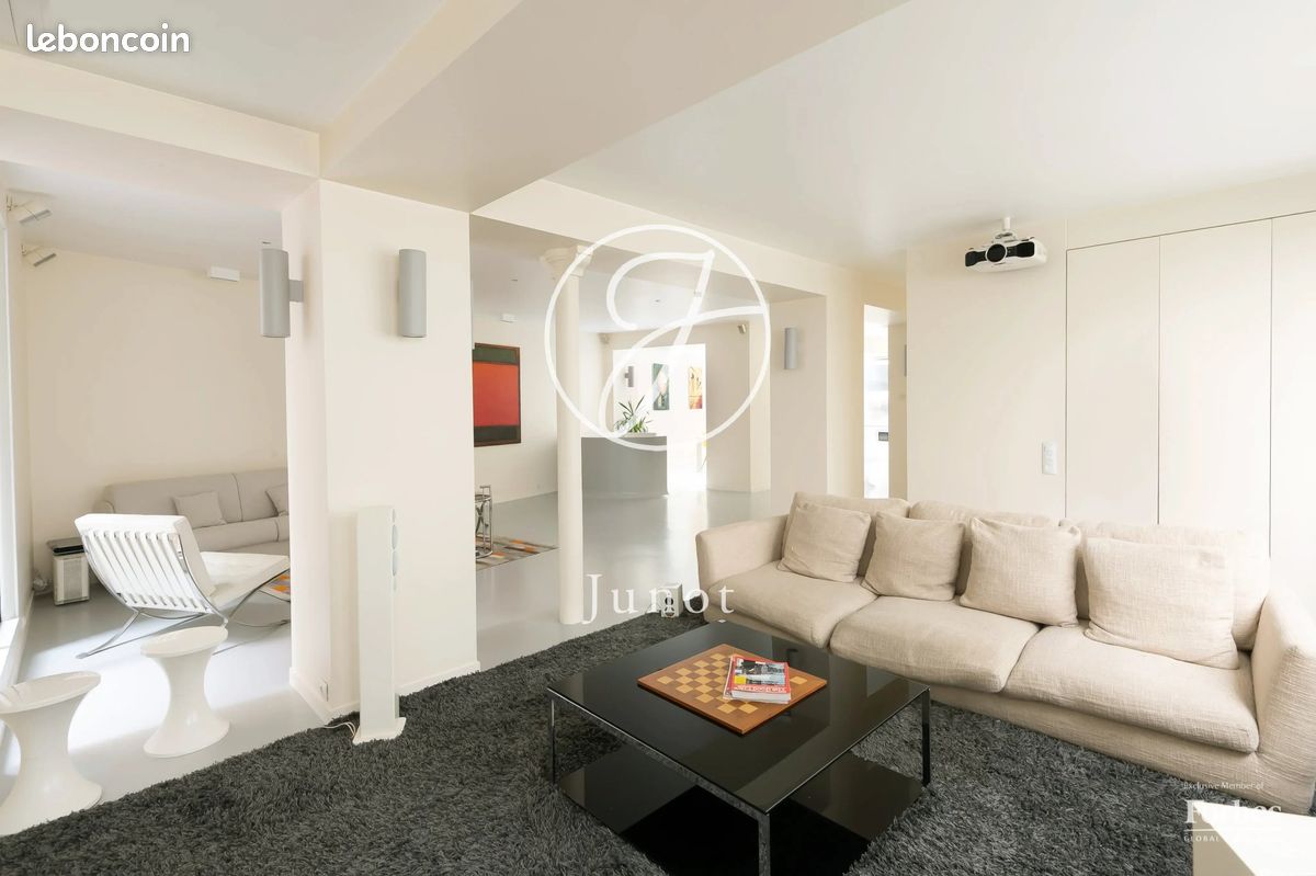 Appartement 3 pièces 138 m² · à Paris · 138 m² · 1 200 000 €