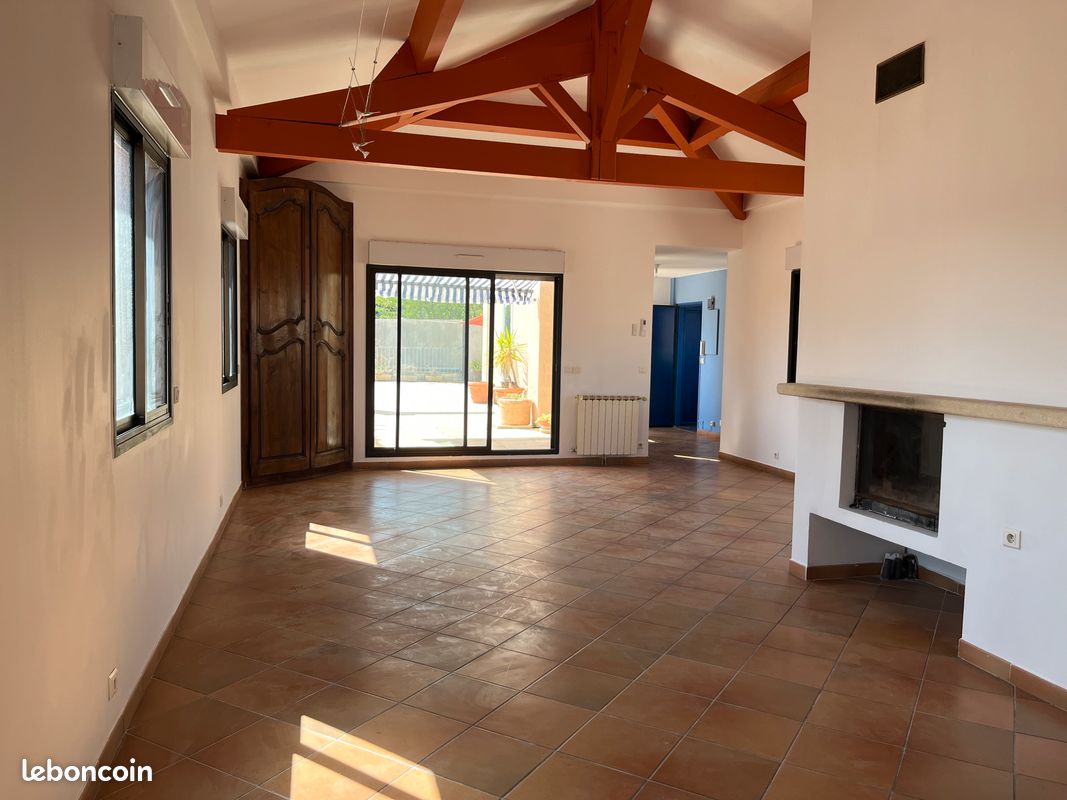 Appartement 4 pièces 155 m² · à Nîmes · 155 m² · 1 600 €