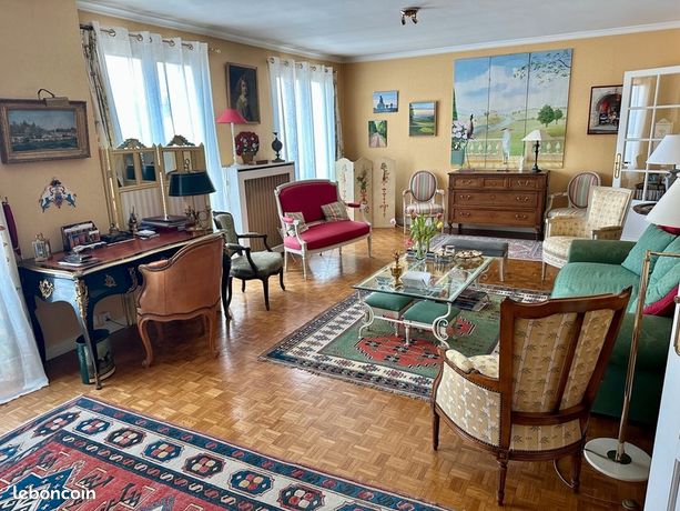 Appartement 8 pièces 162 m²