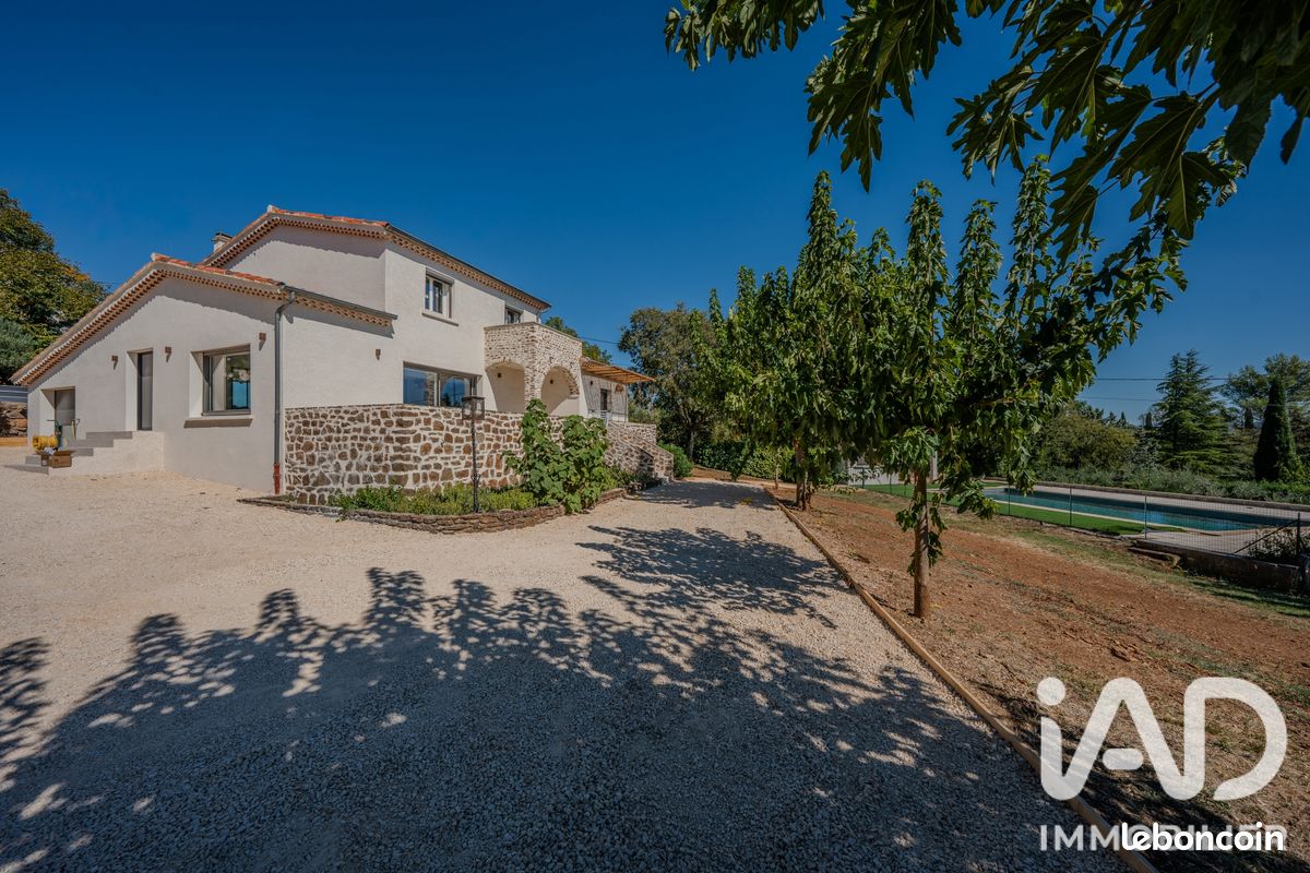 Maison 6 pièces 190 m² · à Vinezac · 190 m² · 565 000 €