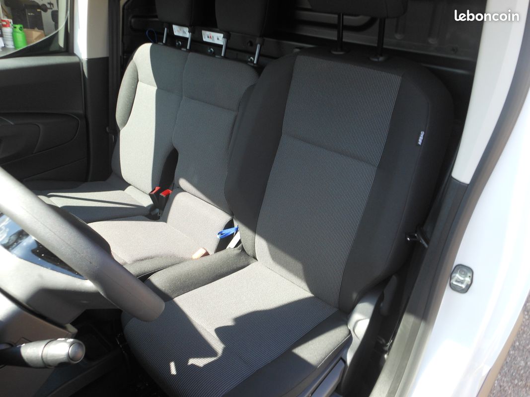 Peugeot Partner VU 100 Ch BVM premium/ 500Km + Garantie constructeur ( 18 325 HT ) (image 9)