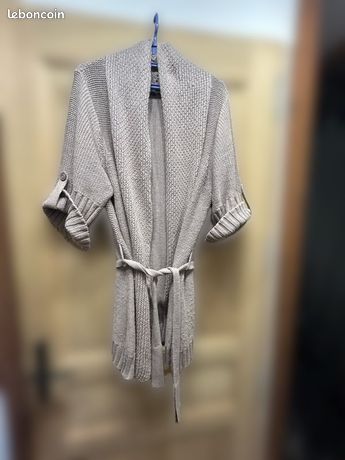 Lot De Vêtements D'occasion Femme : Hauts (t-shirts, Tops) Tailles 44/46 - Très Bon état, Couleur Noire, Marques Variées Ou Sans Marque