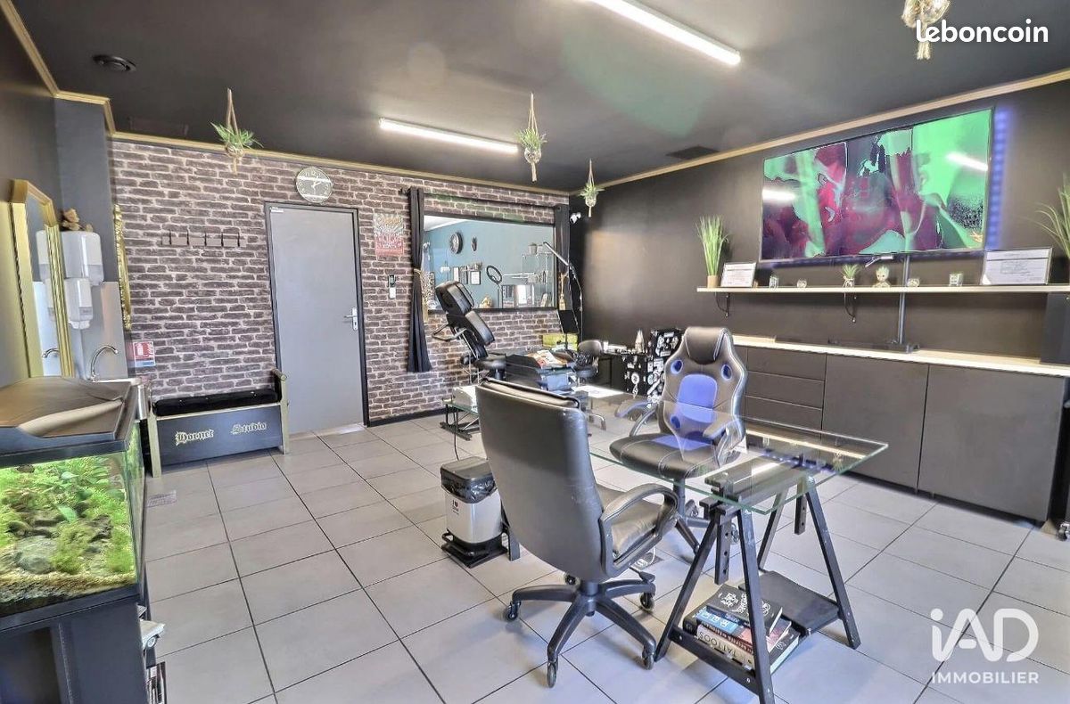 Local 54 m² AUBAGNE (image 3)