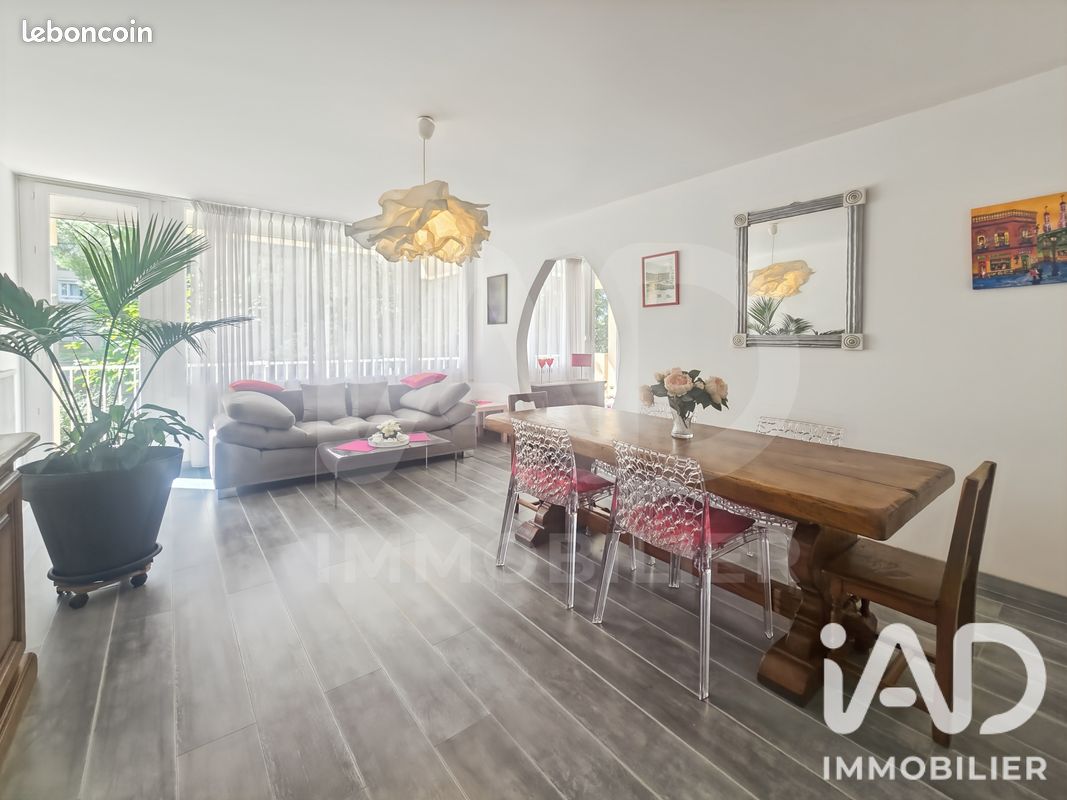 Appartement 4 pièces 99 m² · à Nîmes · 99 m² · 250 000 €