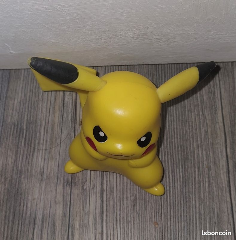 Figurine pikachu (image 1)