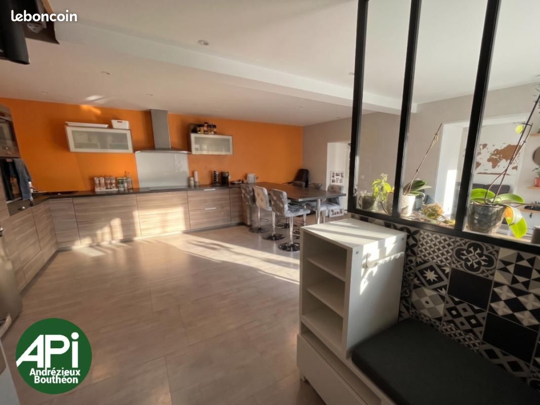 Maison 3 pièces 80 m² · à Saint-Marcellin-en-Forez · 80 m² · 215 000 €