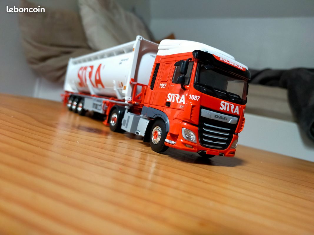 Pour DAF XF SUPER SPACE CAB MY2017 4X2 Camion Transporter Remorque 1/50
