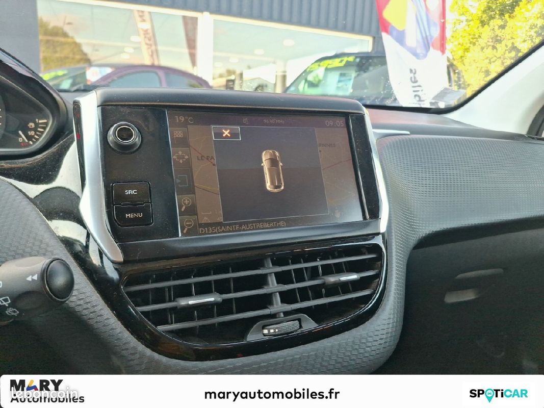 PEUGEOT 208 1.2 PureTech 110ch S&S BVM5 Allure (image 13)