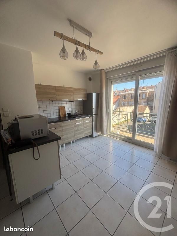 Appartement 2 pièces 56 m² · à Corbeil-Essonnes · 56 m² · 907 €