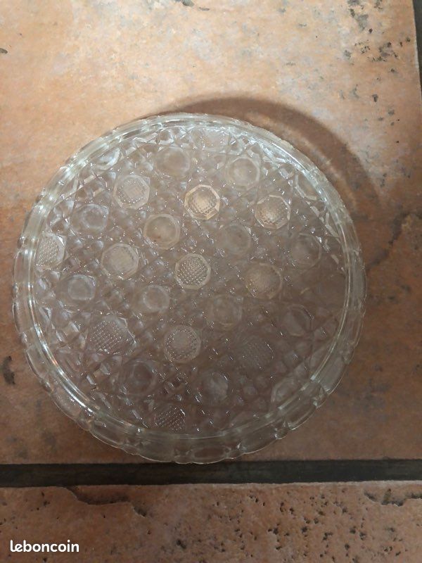 Assiette en verre (image 2)