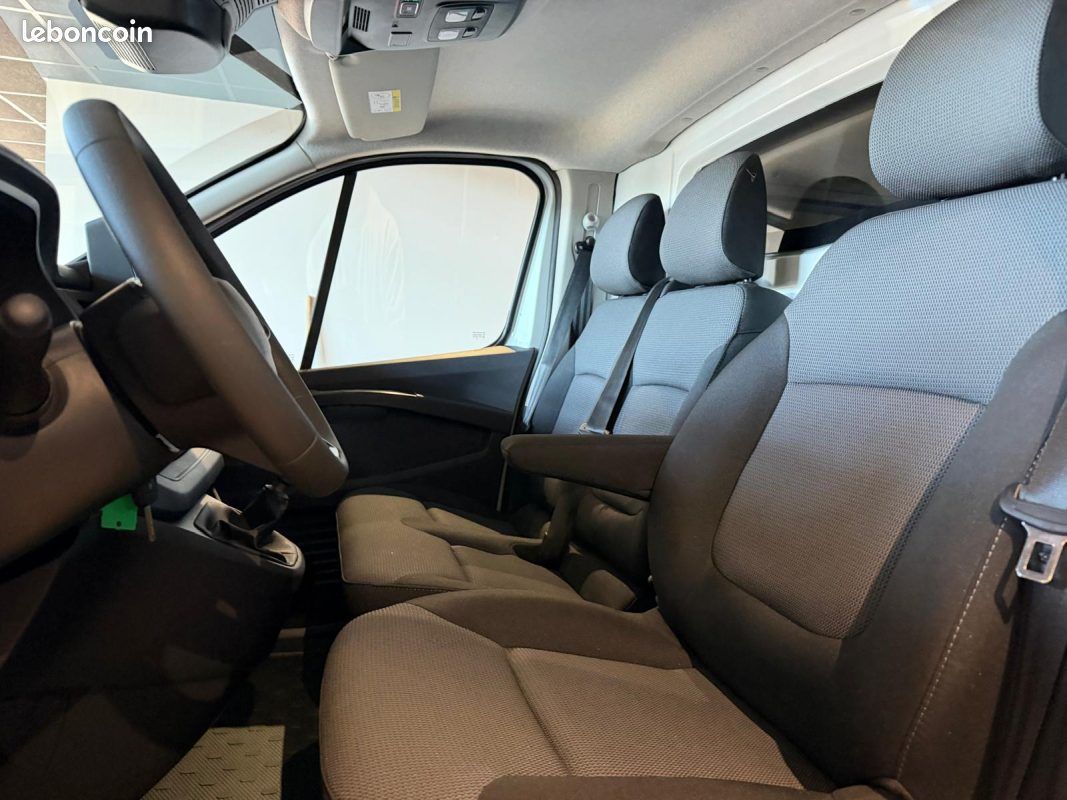 Renault trafic l2h1 3t 2.0 blue dci 150 advance / attelage / habillage bois / prix ht 2026 (image 13)