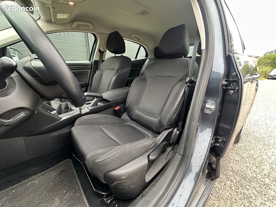 RENAULT MEGANE IV BERLINE TCe 100 Energy Life (image 9)