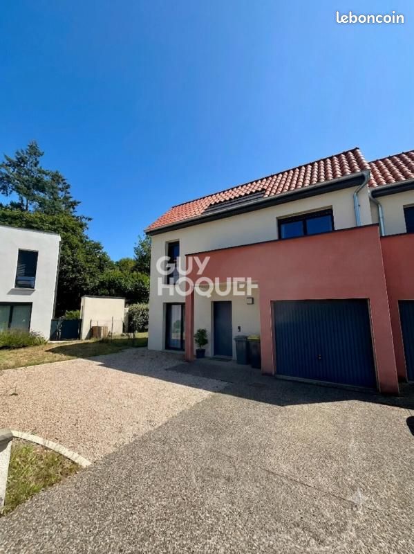 Maison 6 pièces 102 m² · à Chassieu · 102 m² · 1 830 €