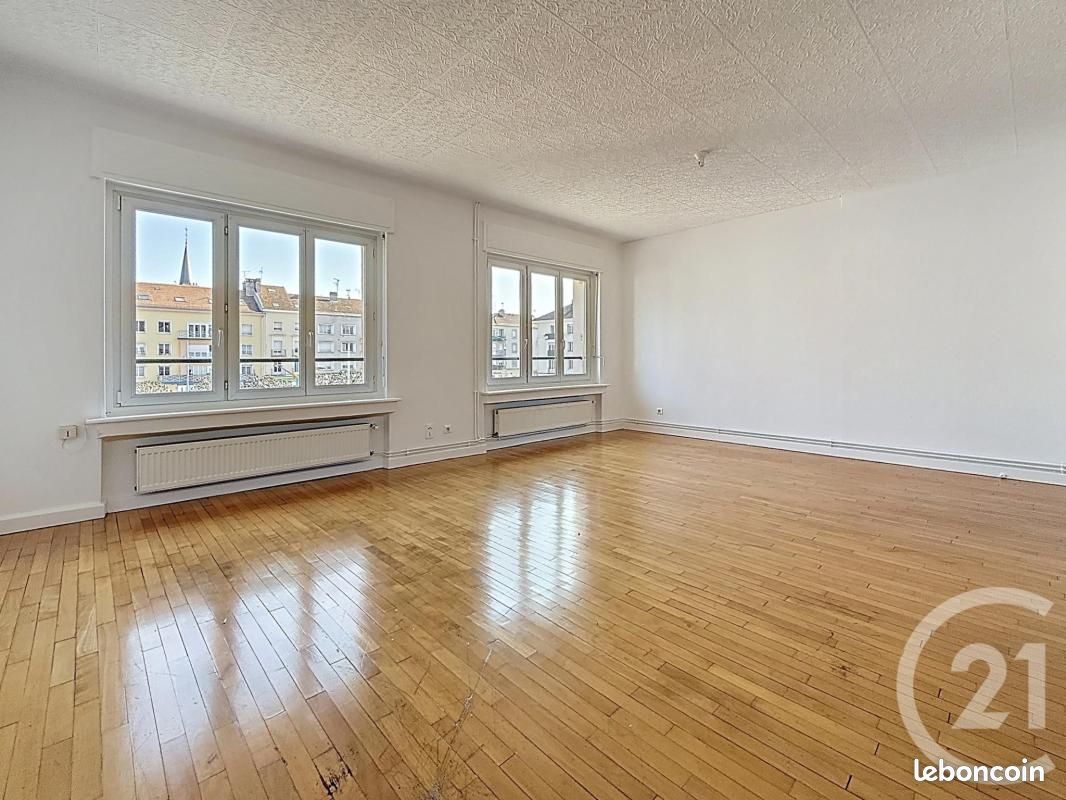 Appartement 4 pièces 101 m² · à Charmes · 101 m² · 720 €/mois