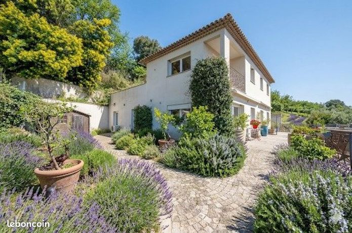 Villa 6 pièces 211 m²