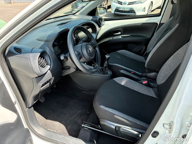 Toyota aygo x 1.0 VVT-i 72 Dynamic (image 9)