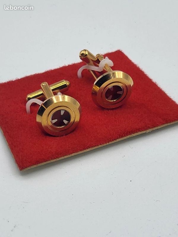 XA –Boutons de Manchette Vintage Plaqué Or Pierre Rouge Grenat (image 1)