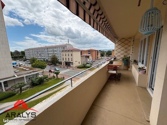 Appartement 4 pièces 83 m² · à Le Coteau · 83 m² · 855 €