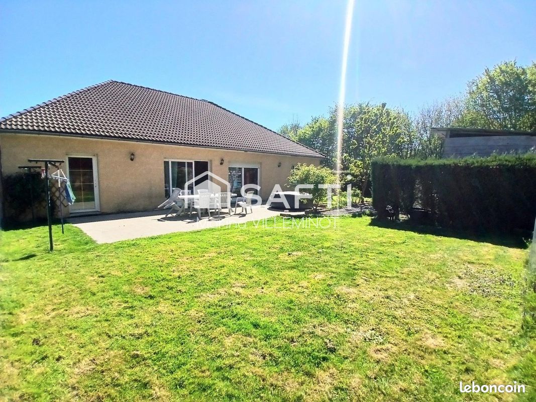 Maison 8 pièces 160 m² · à Les Mazures · 160 m² · 235 000 €