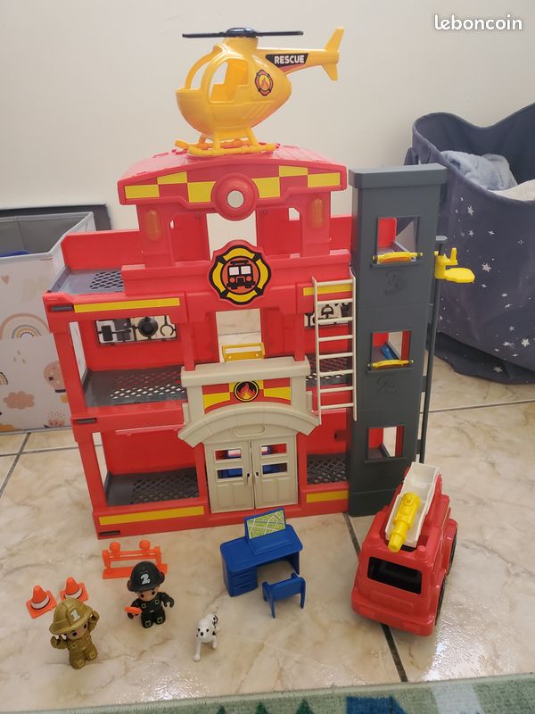 Caserne de pompiers big steps (image 1)