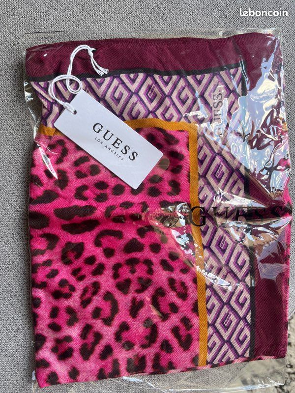 Foulard Guess imprimé léopard Accessoires Bagagerie